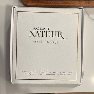 Agent Nateur
Holi Trinity Travel-Size 3-Piece Set. Unopened. Slight box damage